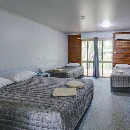 Tambo Mill Motel & Caravan Park ภายนอก รูปภาพ