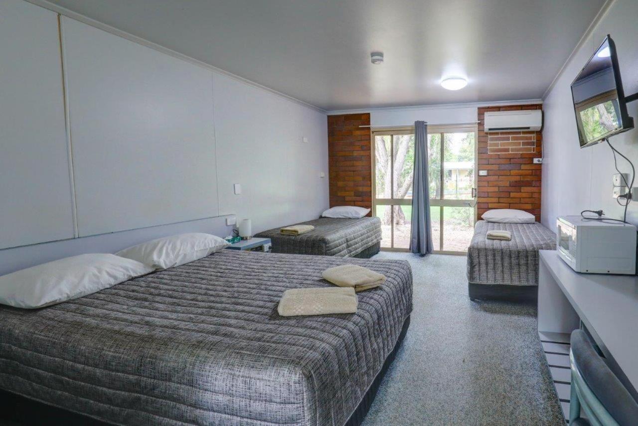 Tambo Mill Motel & Caravan Park ภายนอก รูปภาพ