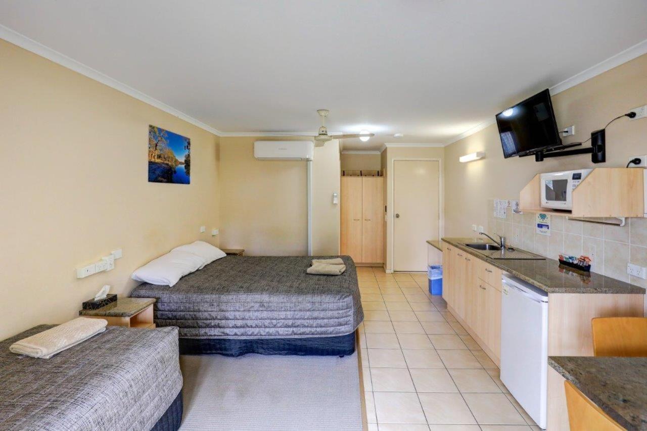 Tambo Mill Motel & Caravan Park ภายนอก รูปภาพ
