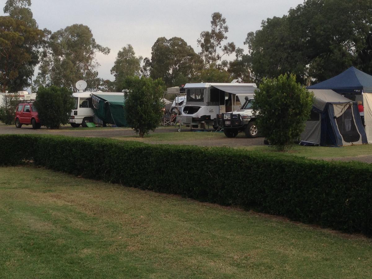 Tambo Mill Motel & Caravan Park ภายนอก รูปภาพ