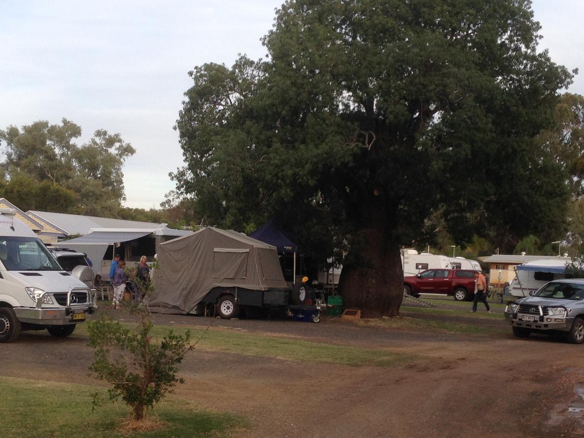 Tambo Mill Motel & Caravan Park ภายนอก รูปภาพ