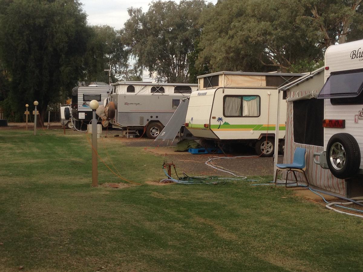 Tambo Mill Motel & Caravan Park ภายนอก รูปภาพ
